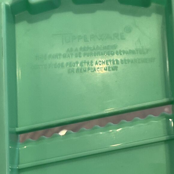 Tupperware Vintage Jadeite Green Bowl, Cheese Grater Slicer Lid 786 787 - Picture 5 of 5
